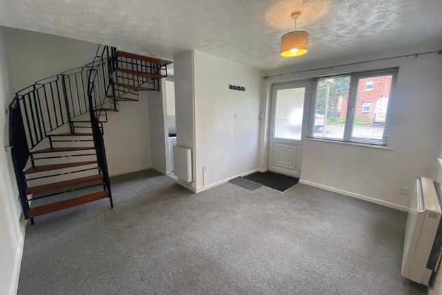 9, Hurn Way, Coventry photo 3