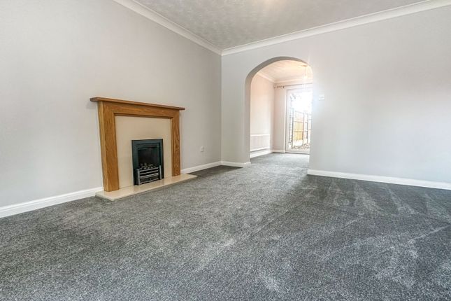 19, Sycamore Close, Lincoln photo 4