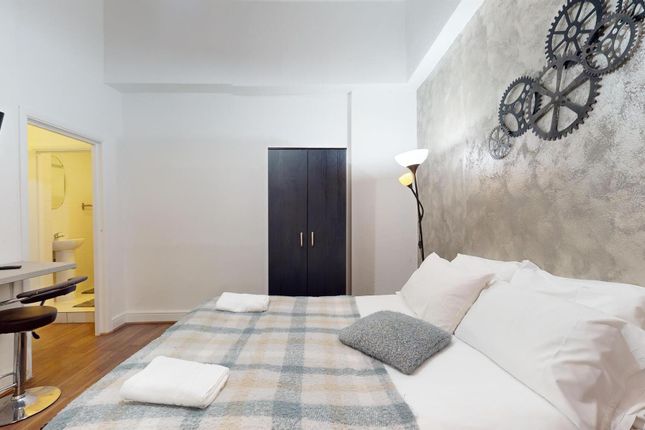 Flat 3, 4, Knaresborough Place, London photo 3
