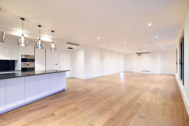 14 Impact House 181-185 High Road, Chigwell photo 3