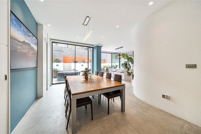 Woodland Rise, London photo 4