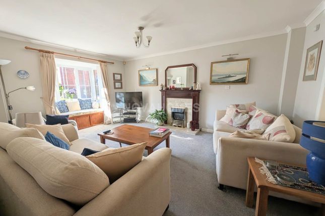 15, Frensham Gardens, Plymouth photo 2