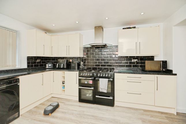 8, Bryn Hyfryd, Gwynedd photo 4