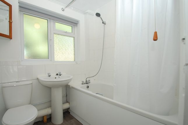 Hiljon Crescent, Gerrards Cross photo 4