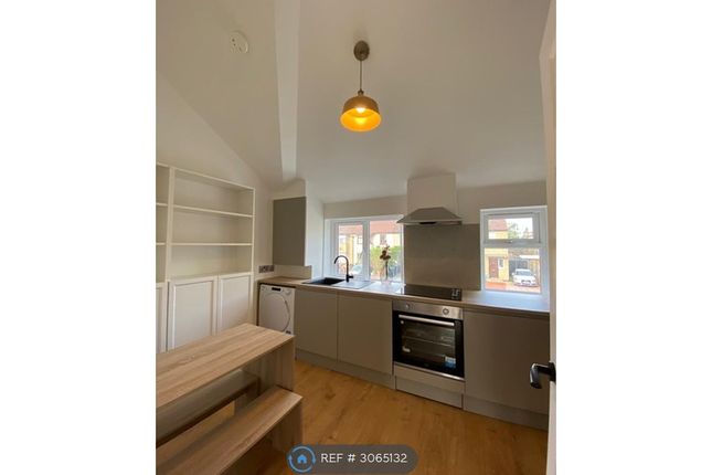 First Floor Flat  Windmill Lane, Greenford, Ealing photo 5