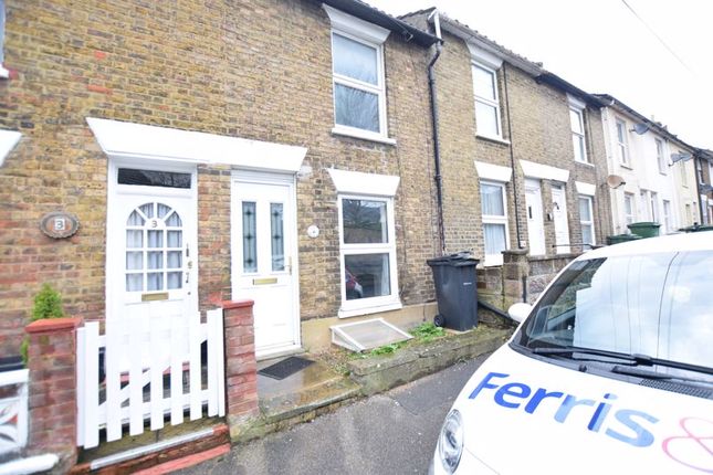 Terraced house to rent in Thornhill Place, Maidstone
