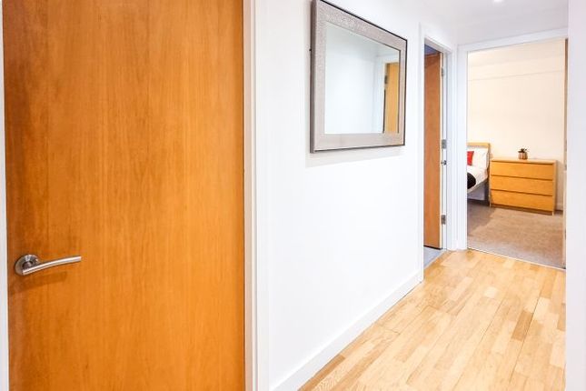 Flat to rent in City Road East, Manchester