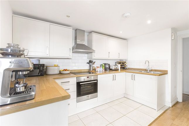 2 Sansoms Court,, Shipton Road, Oxfordshire photo 2