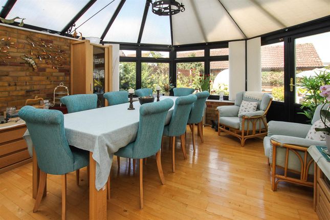 2, Littlebury Court, Brentwood photo 2