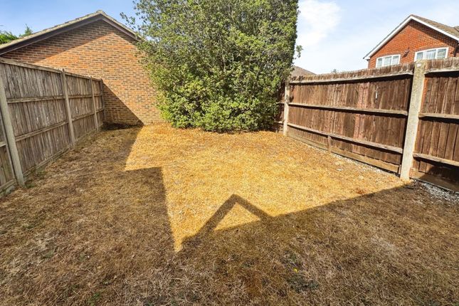 26, Swan Way, Fleet photo 4