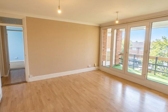 8, Westbourne Court, Havant photo 2