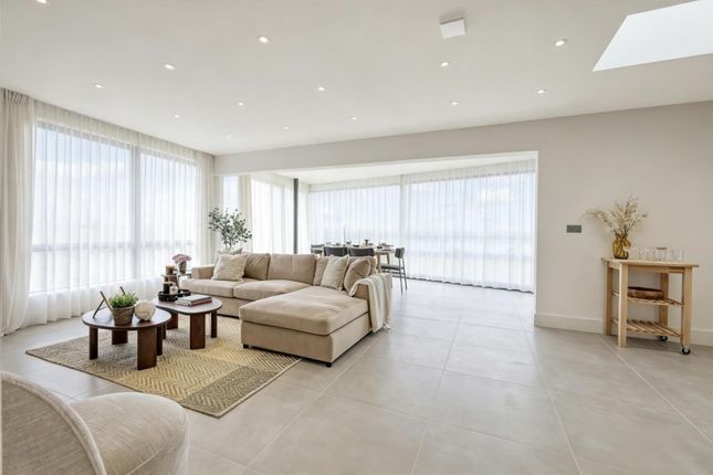 11, Kingsmans Point, Hullbridge photo 3