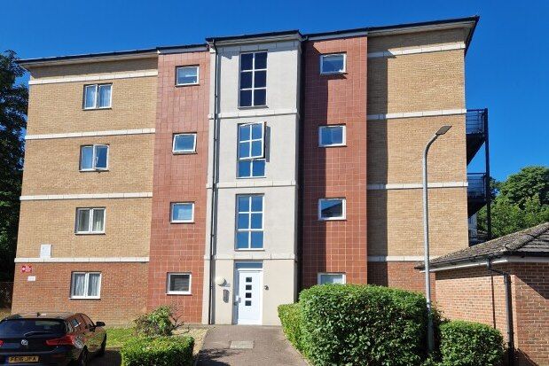 Thumbnail Flat to rent in The Parklands, Dunstable