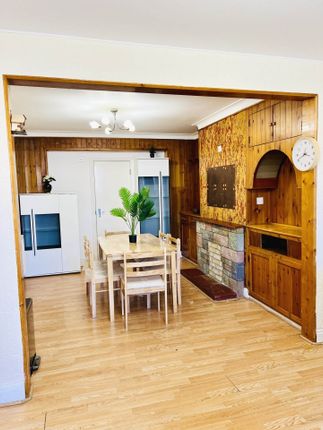 60, Hitherbroom Road, Hayes photo 2