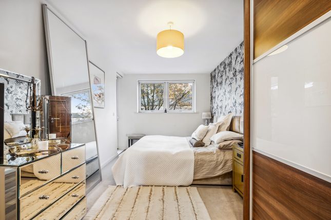 Maisonette to rent in Wyfold Road, Fulham