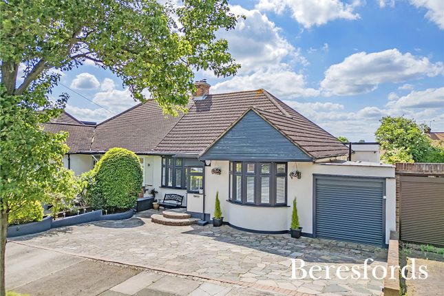 Thumbnail Bungalow for sale in Ruskin Avenue, Upminster