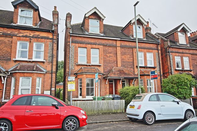 Flat to rent in Recreation Road, Guildford
