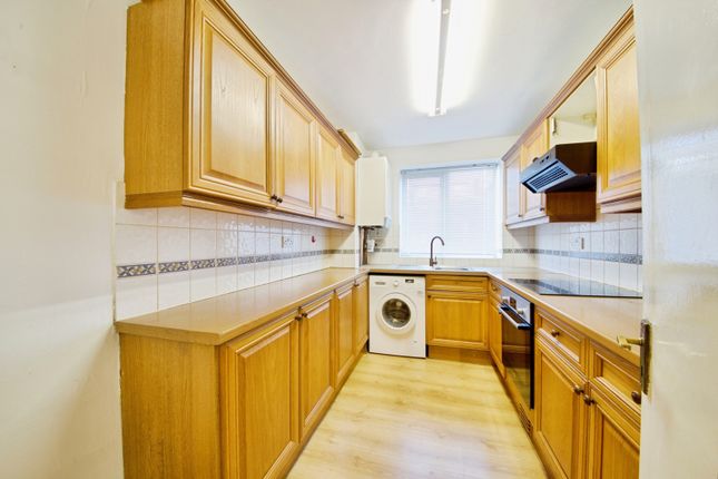 Flat 4, Michelle Court,, Torrington Park, London photo 3