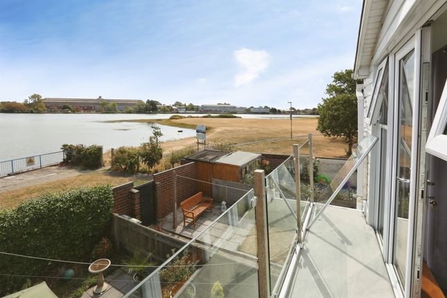 44, Dolphin Crescent, Gosport photo 4