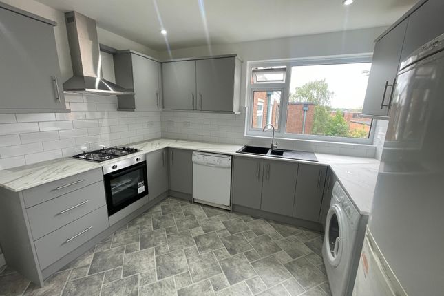 Thumbnail Duplex to rent in London Road, Leicester