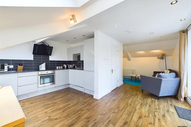 Thumbnail Flat to rent in West Street, Exeter