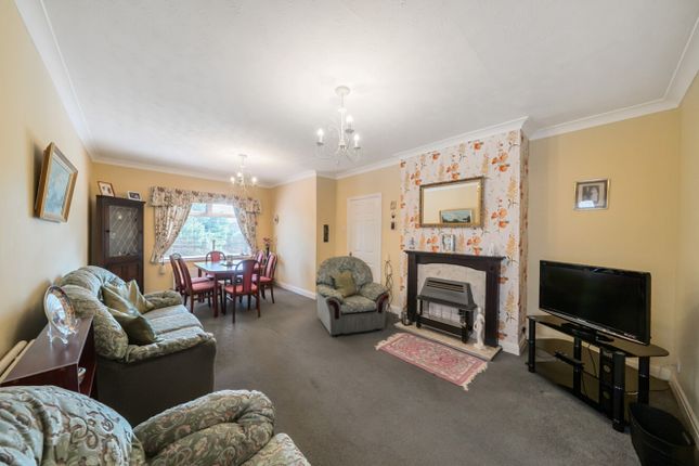 25, Southfield Avenue, Grimsby photo 2