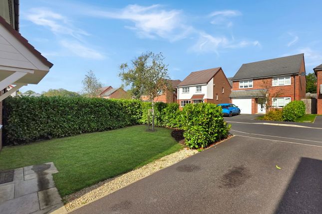 43, Garrett Meadow, Tyldesley photo 4