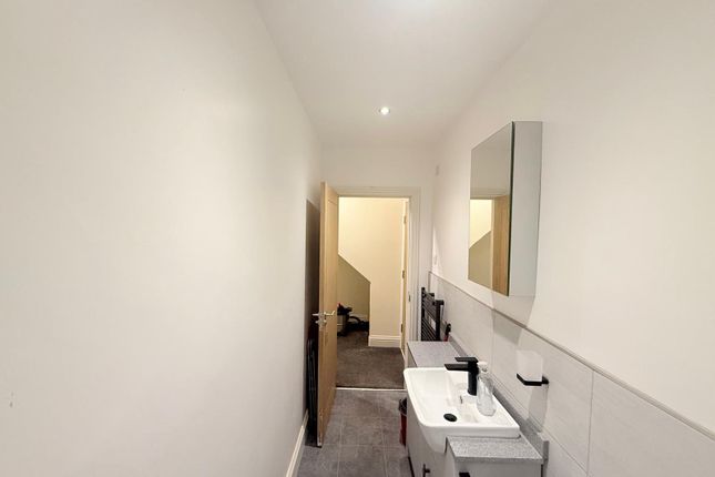 Flat 1A, Alexander House,, Oxford Road, Leeds photo 4