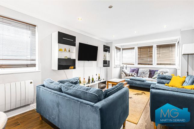 Thumbnail Flat for sale in Grovebury Court, Southgate, London