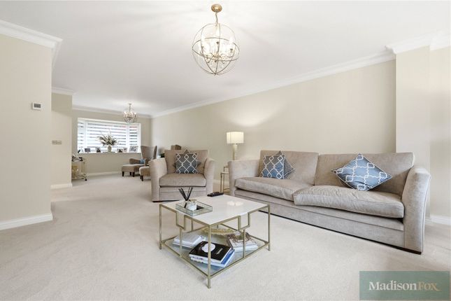 13, Garden Way, Essex photo 4