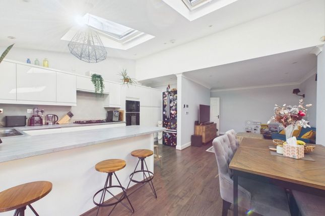 19, Rosslyn Crescent, Luton photo 4