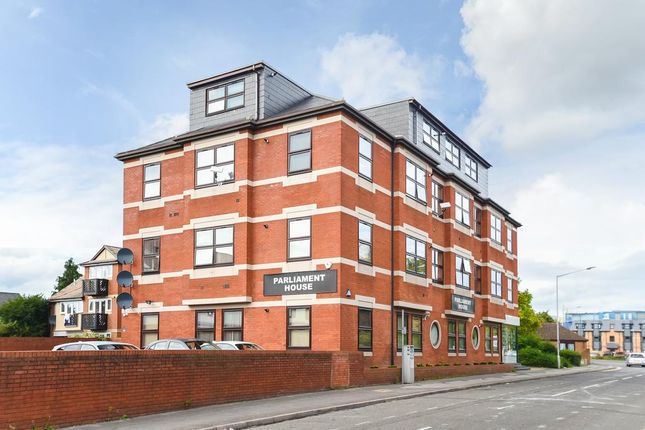 Thumbnail Flat to rent in Parliament House, St Laurence Way, Slough