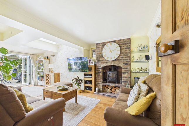 30, Shelley Road, Cheltenham photo 2