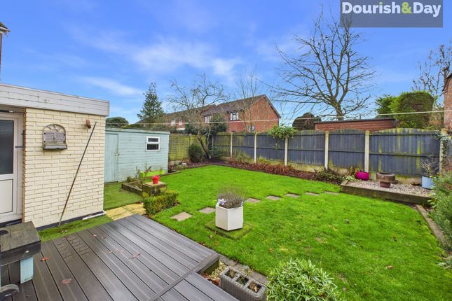 17 Chestnut Close, Stafford photo 4