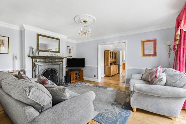 13, High Oaks Road, Welwyn Garden City photo 3