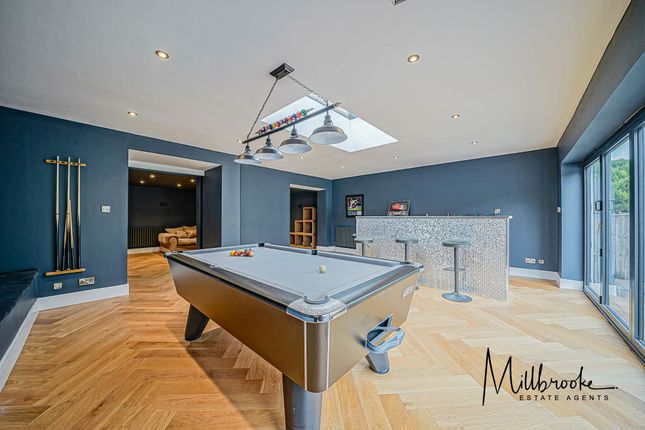 454 Walkden Road, Manchester photo 4