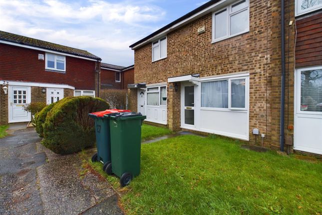 2-bed house on Holmcroft, Crawley, £1,650/mo