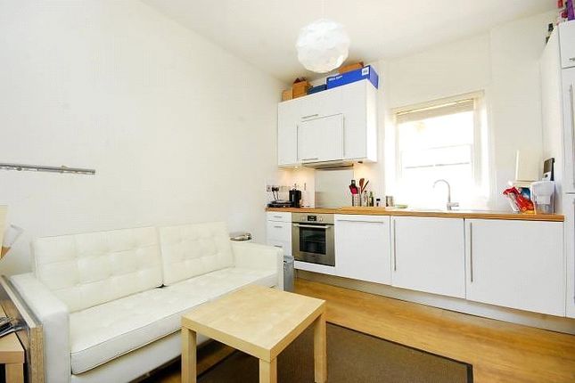 Flat to rent in Buckland Crescent, Belsize Park, London