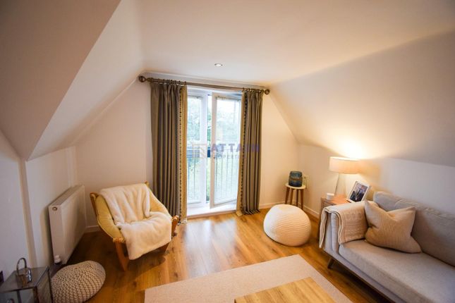 8, Ferncroft Walk, Derby photo 4