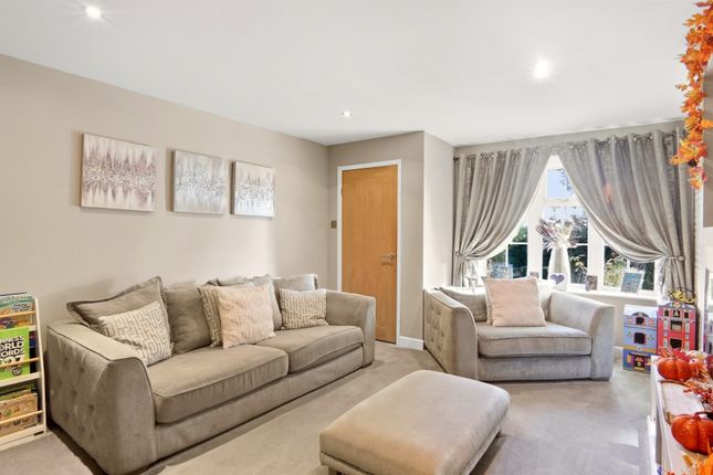 15, Lawns Mount, Leeds photo 3