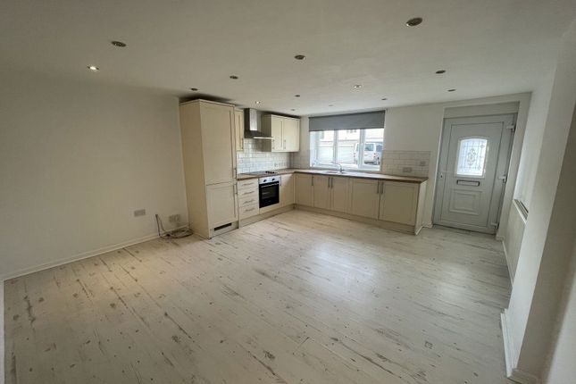 2a, Woodbank, Leicester photo 3