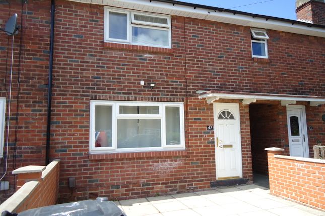 42, Sissons Crescent, Leeds photo 2
