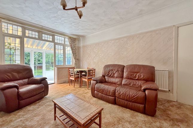 49, Carmarthen Avenue, Portsmouth photo 4