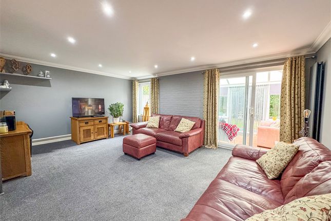 14, Hillview, Bicknacre photo 3
