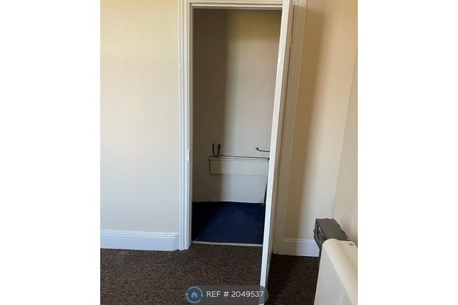 Room to rent in Gladstone Road, Chesterfield