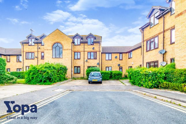 Flat for sale in Low Close, Greenhithe