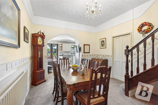 20, Blacksmiths Lane, Rainham photo 3