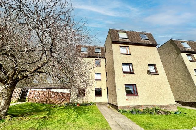 Flat to rent in Grandtully Drive, Kelvindale, Glasgow G12