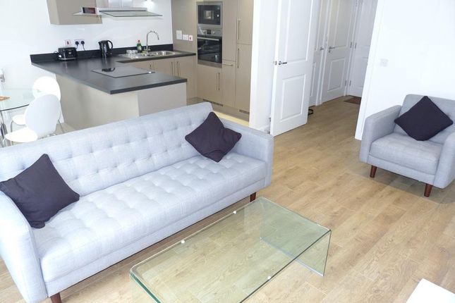 132 Ben Jonson Road, Stepney Green photo 2