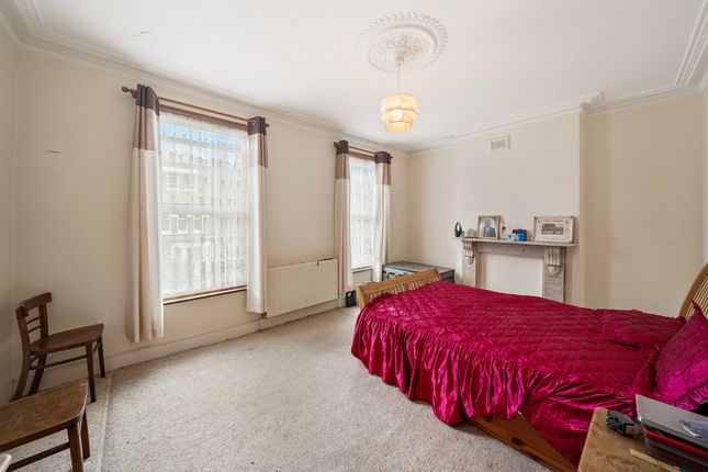 Terraced house for sale in Ducie Street, London
